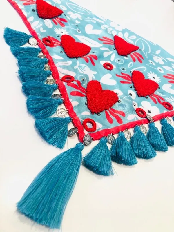 Pañoleta Mi Corazón Auténtico Turquesa Bordada  2