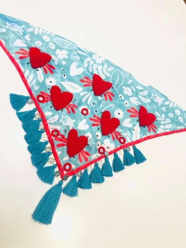 Pañoleta Mi Corazón Auténtico Turquesa Bordada  3