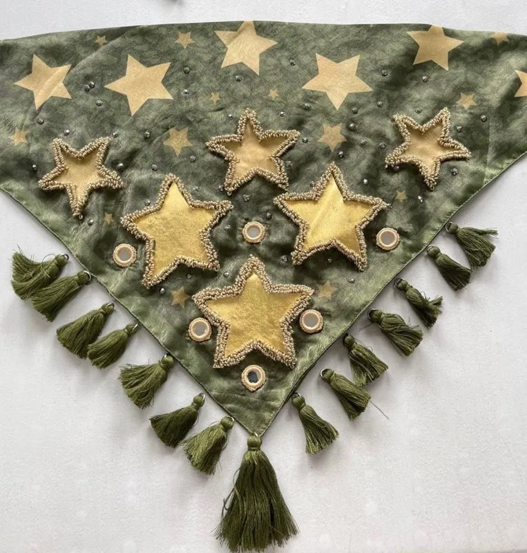 Pañoleta Estrella Dorada Bordada 5