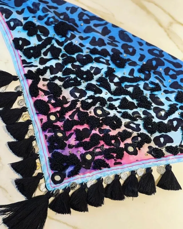 Pañoleta Animal Print Degrade Bordada 2