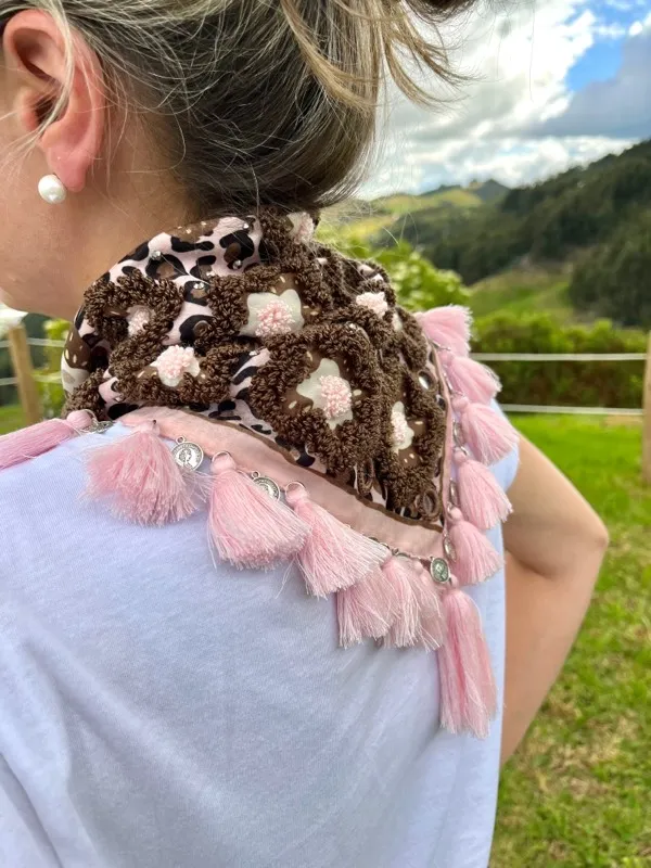 Pañoleta Lovely Bordada 4