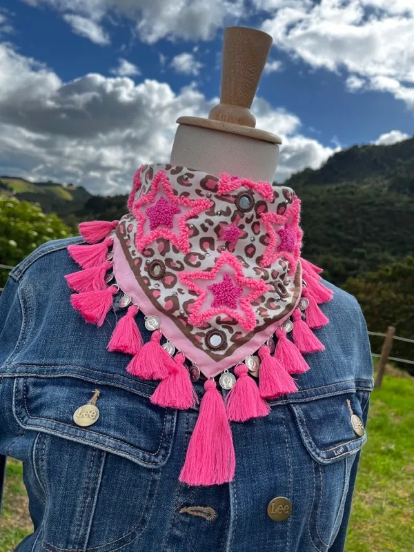 Pañoleta Lluvia de Estrellas Bordada