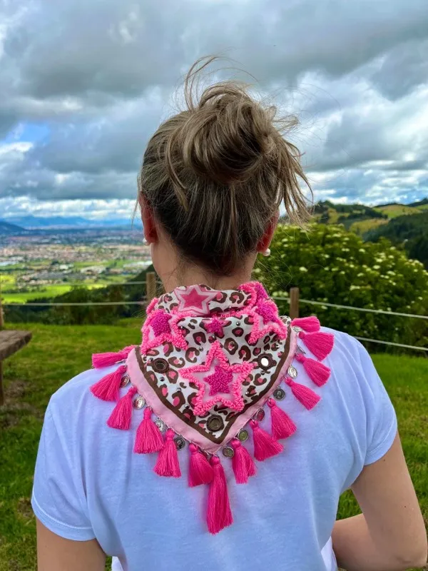 Pañoleta Lluvia de Estrellas Bordada 4