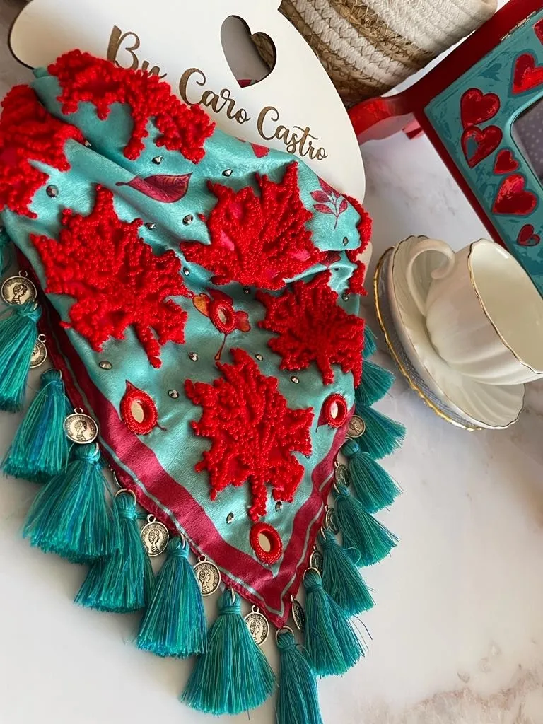 Pañoleta Bordada Hojas Canada 5