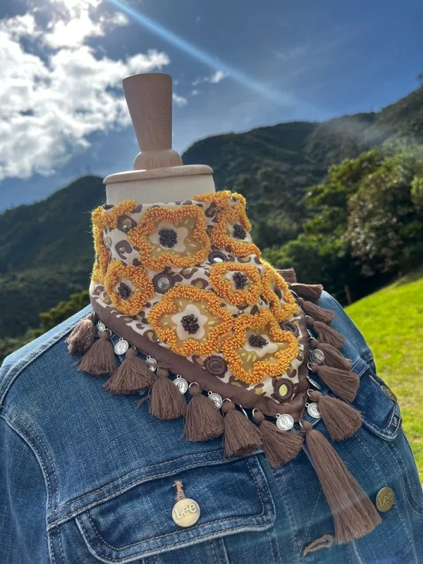 Pañoleta Ocaso Bordada 2