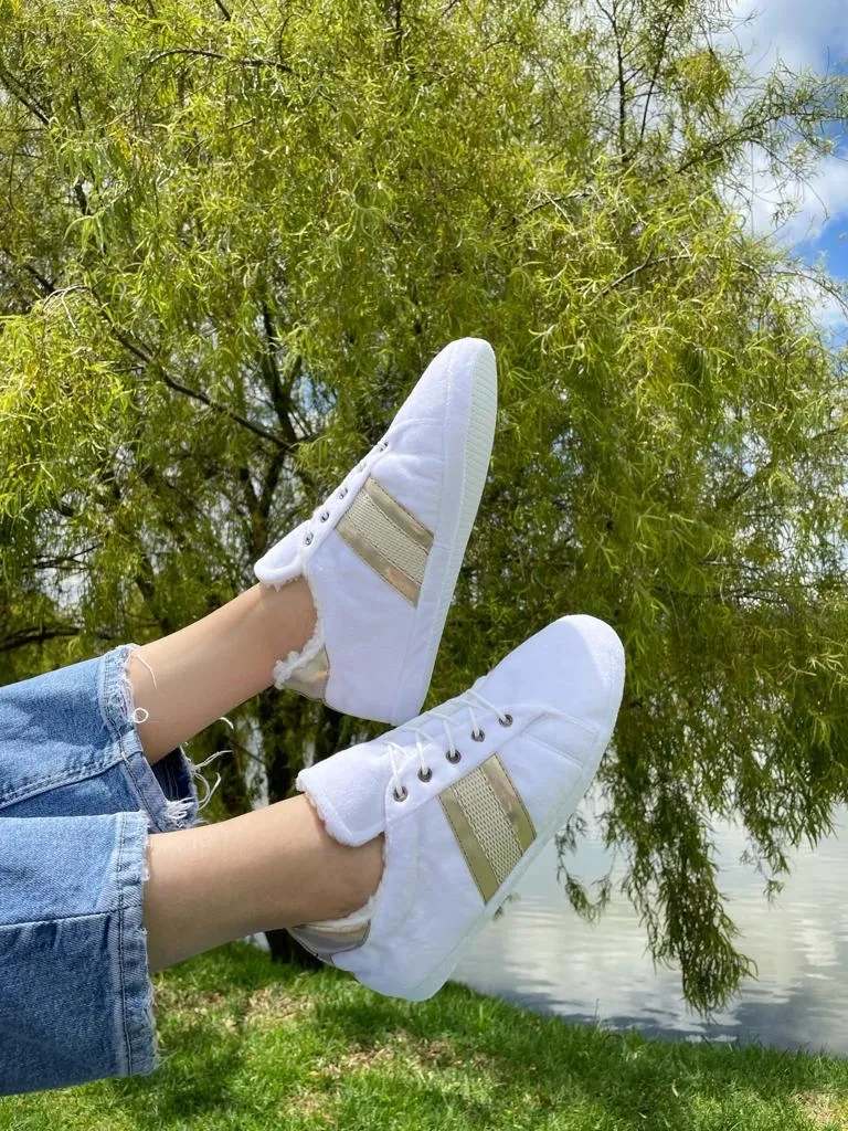 Babuchas Tennis Blancas con Línea Dorada 4