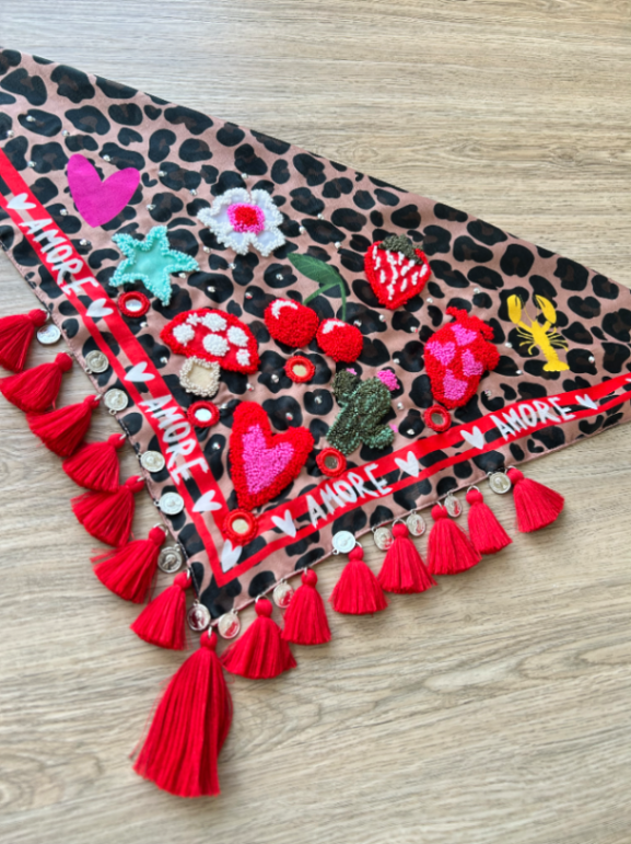 pañoleta bordada “Jardín de Alegría”