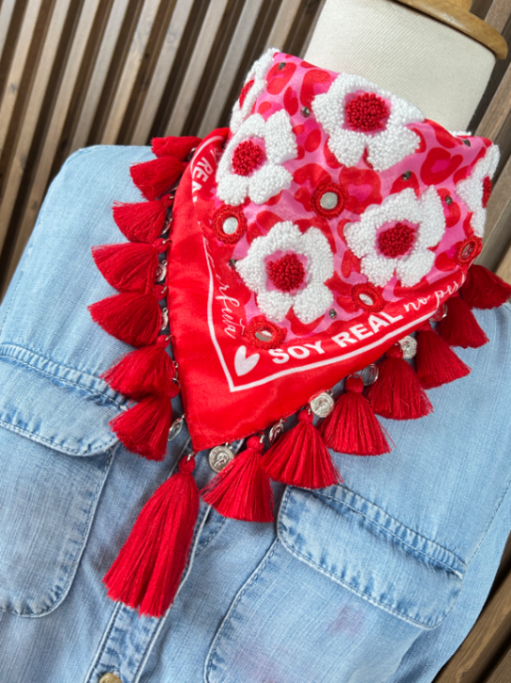 Pañoleta Flores Blancas.