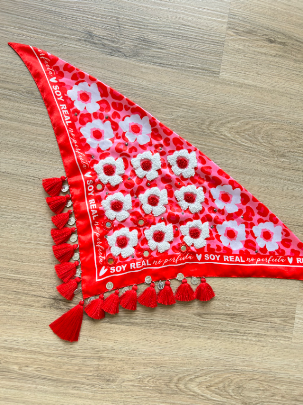 Pañoleta Flores Blancas. 4