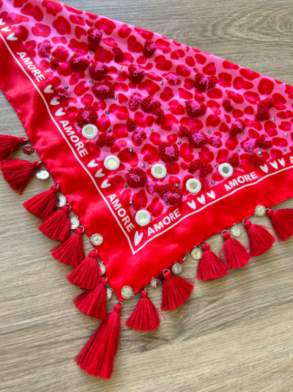 Pañoleta Bordada Animal Print cereza