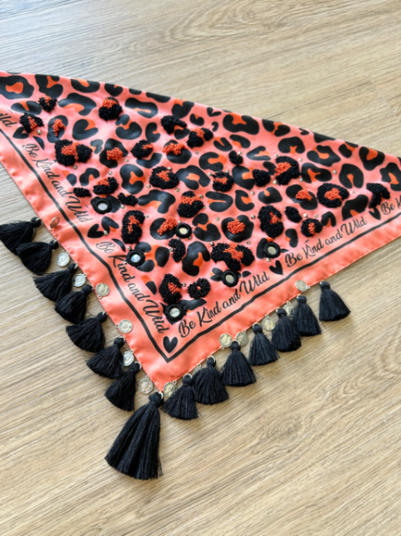 Pañoleta Bordada Animal Print Naranja/Negro